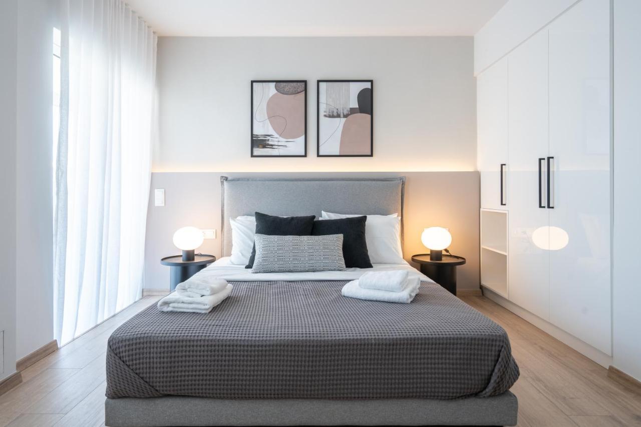 Luxury 4 Bedrooms Apartment Near Flisvos Marina Pireus Exteriör bild