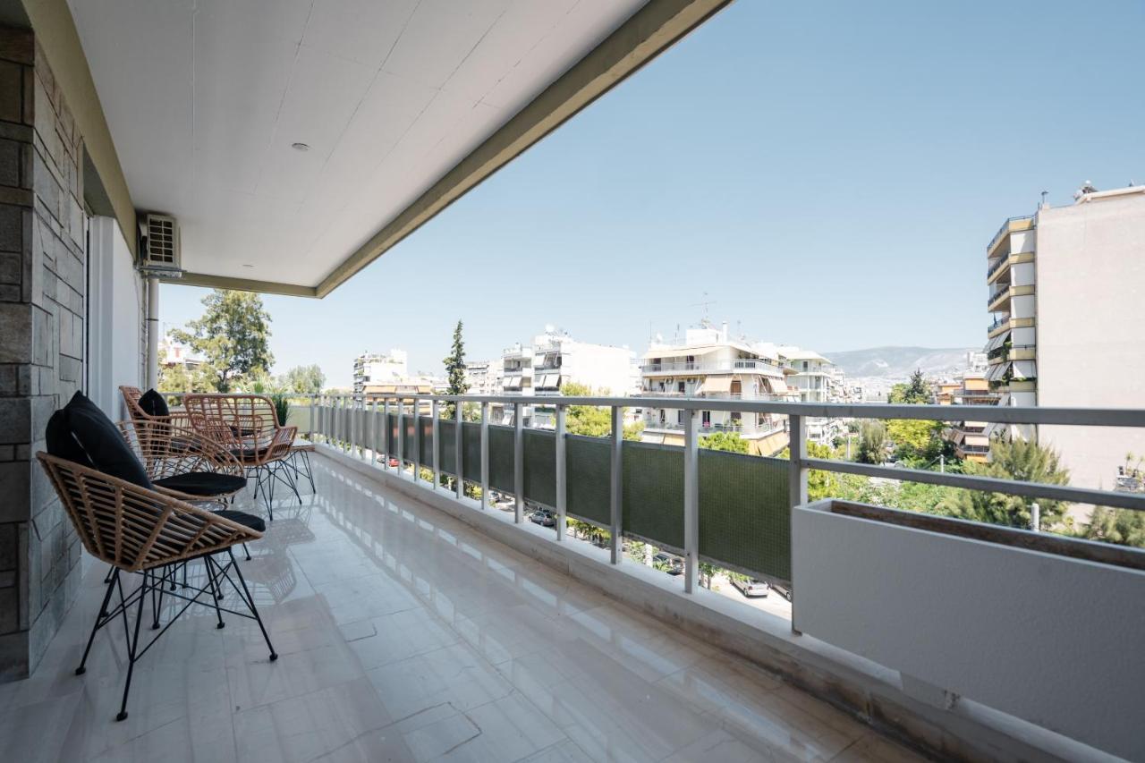 Luxury 4 Bedrooms Apartment Near Flisvos Marina Pireus Exteriör bild