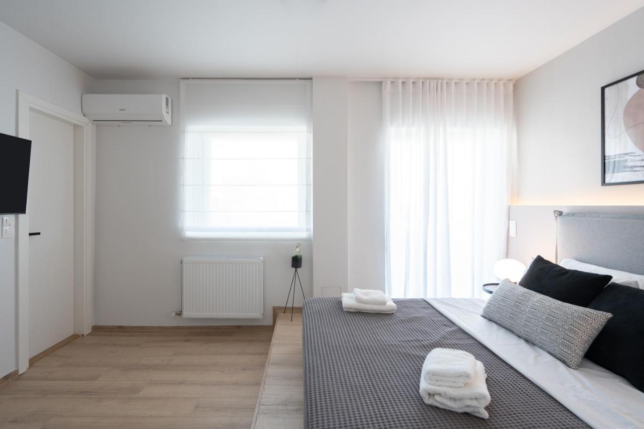 Luxury 4 Bedrooms Apartment Near Flisvos Marina Pireus Exteriör bild