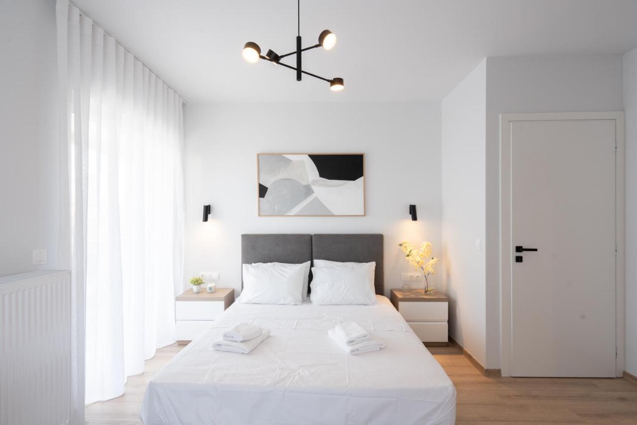Luxury 4 Bedrooms Apartment Near Flisvos Marina Pireus Exteriör bild