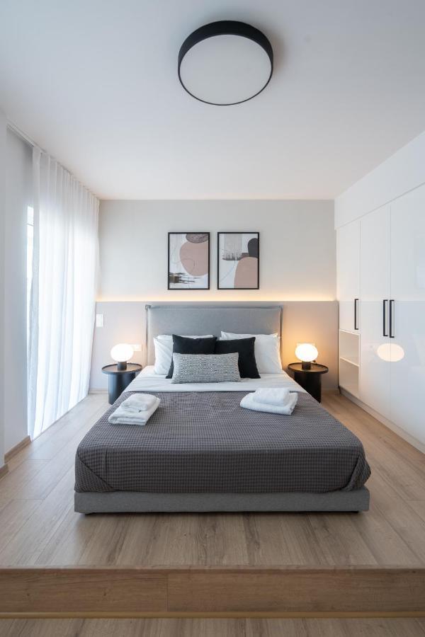 Luxury 4 Bedrooms Apartment Near Flisvos Marina Pireus Exteriör bild