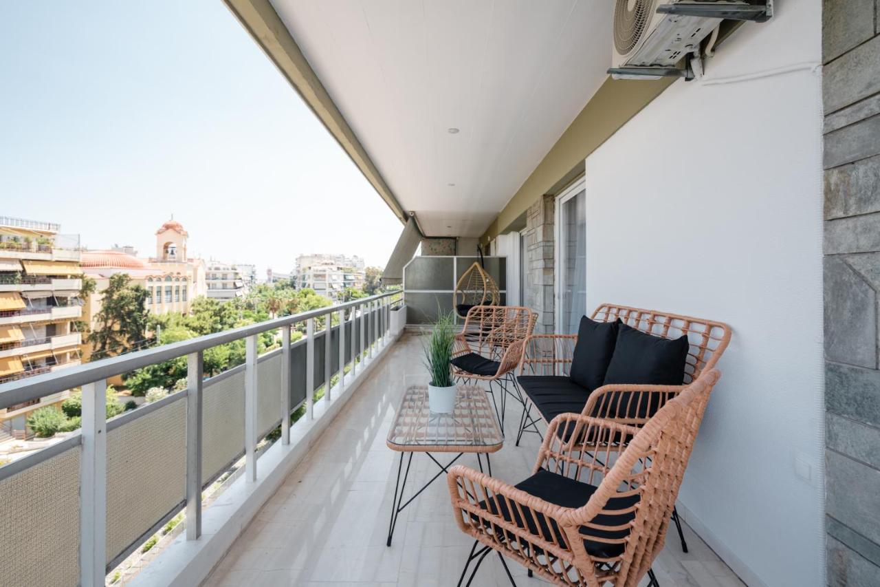 Luxury 4 Bedrooms Apartment Near Flisvos Marina Pireus Exteriör bild
