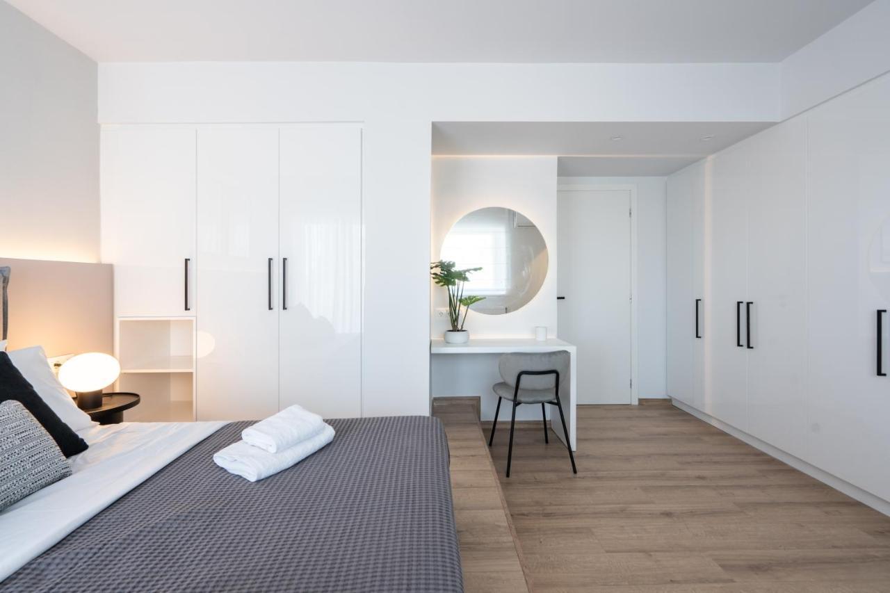 Luxury 4 Bedrooms Apartment Near Flisvos Marina Pireus Exteriör bild