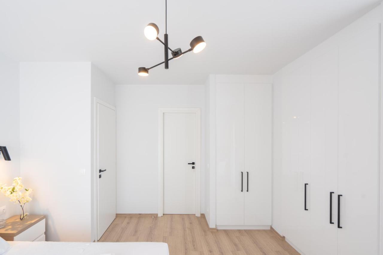 Luxury 4 Bedrooms Apartment Near Flisvos Marina Pireus Exteriör bild