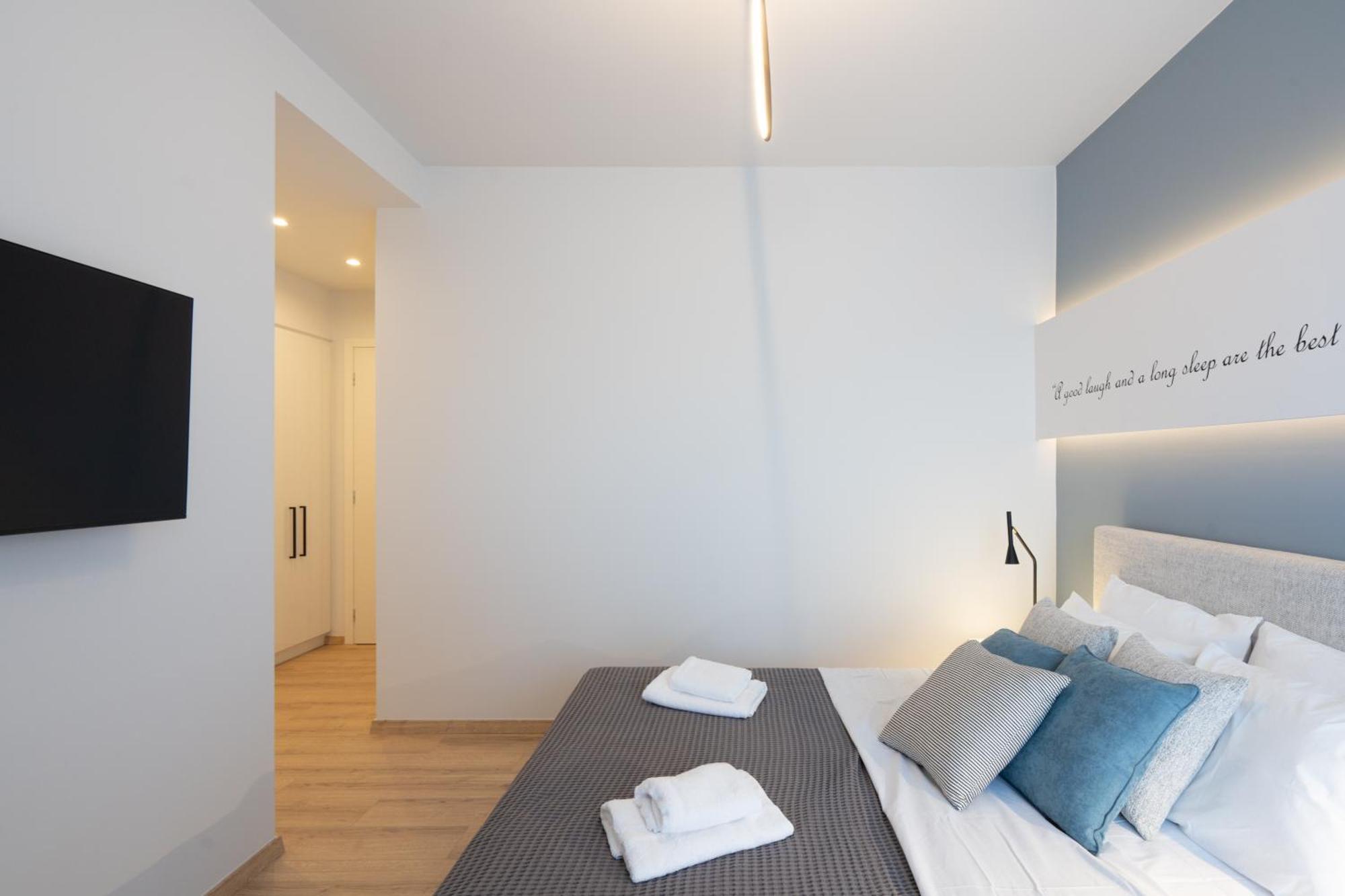 Luxury 4 Bedrooms Apartment Near Flisvos Marina Pireus Exteriör bild