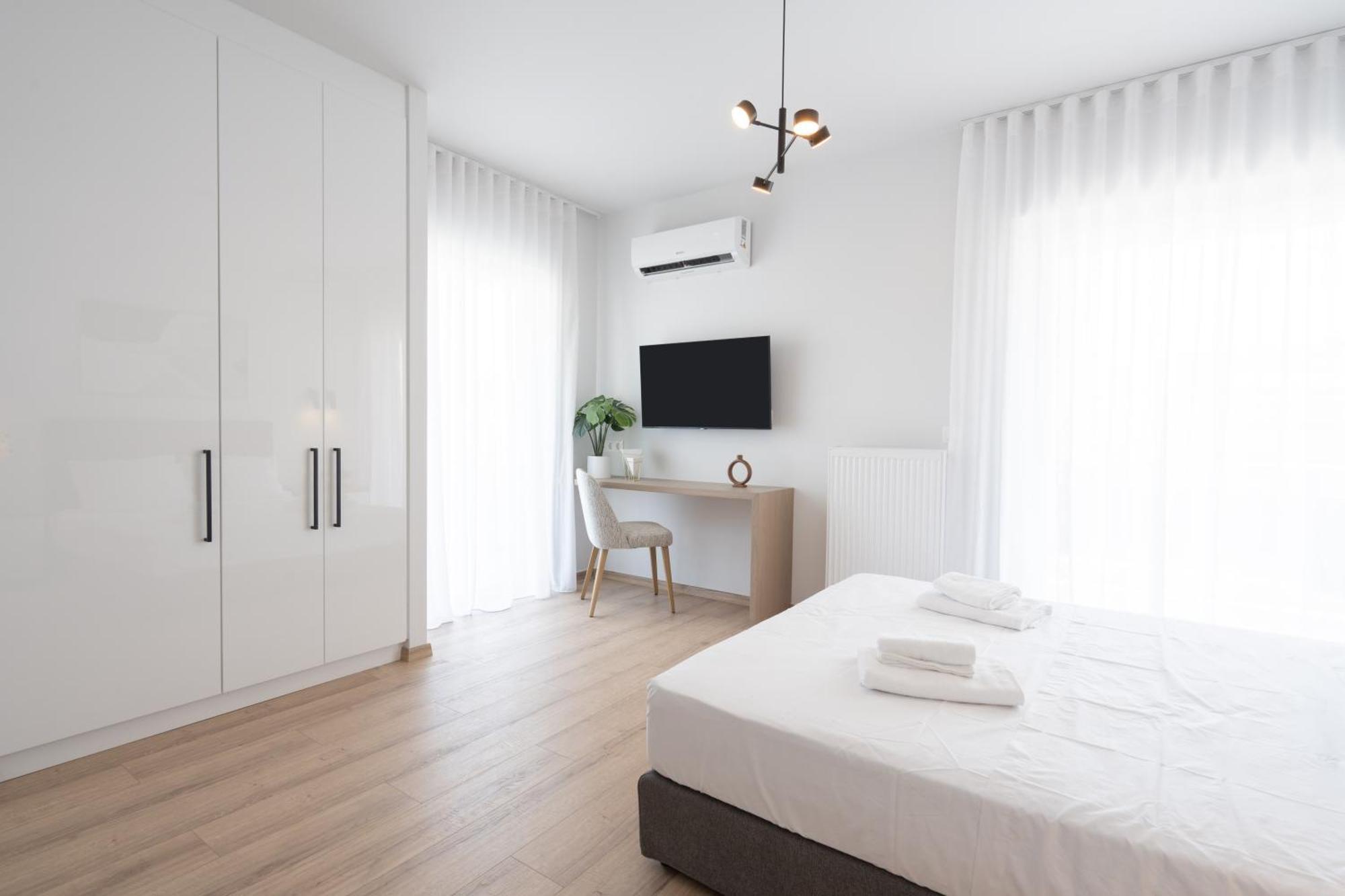 Luxury 4 Bedrooms Apartment Near Flisvos Marina Pireus Exteriör bild