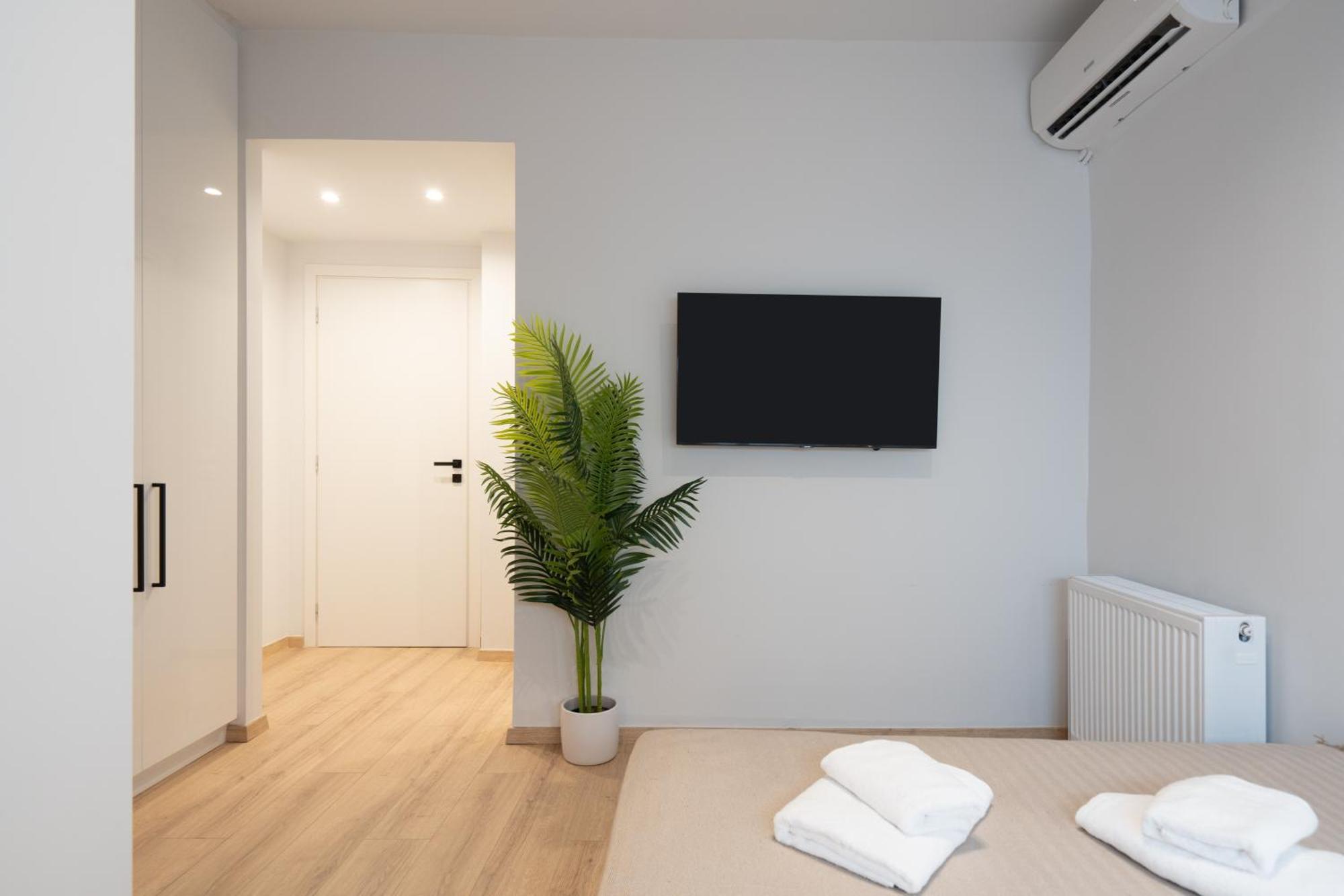 Luxury 4 Bedrooms Apartment Near Flisvos Marina Pireus Exteriör bild