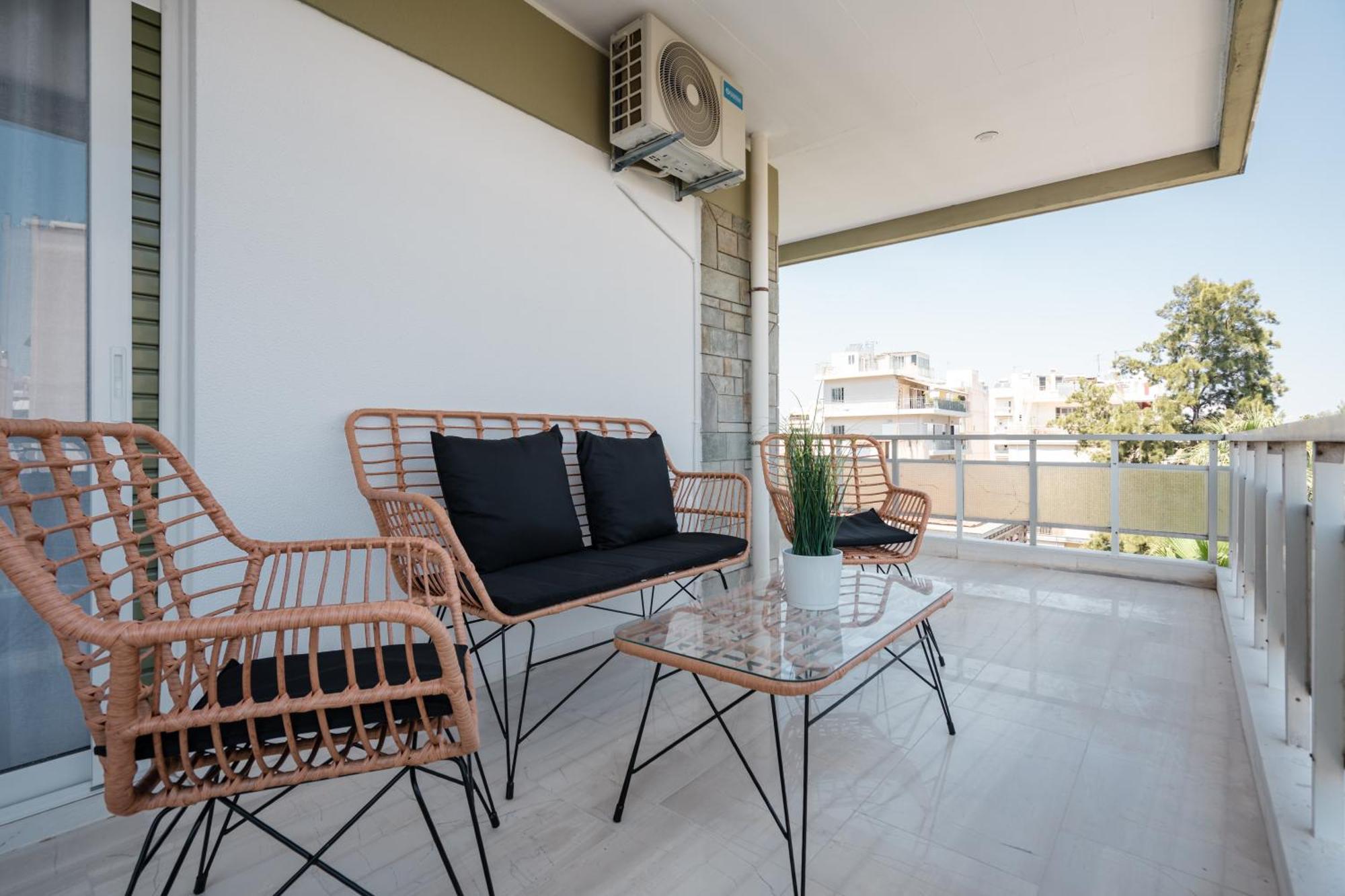 Luxury 4 Bedrooms Apartment Near Flisvos Marina Pireus Exteriör bild