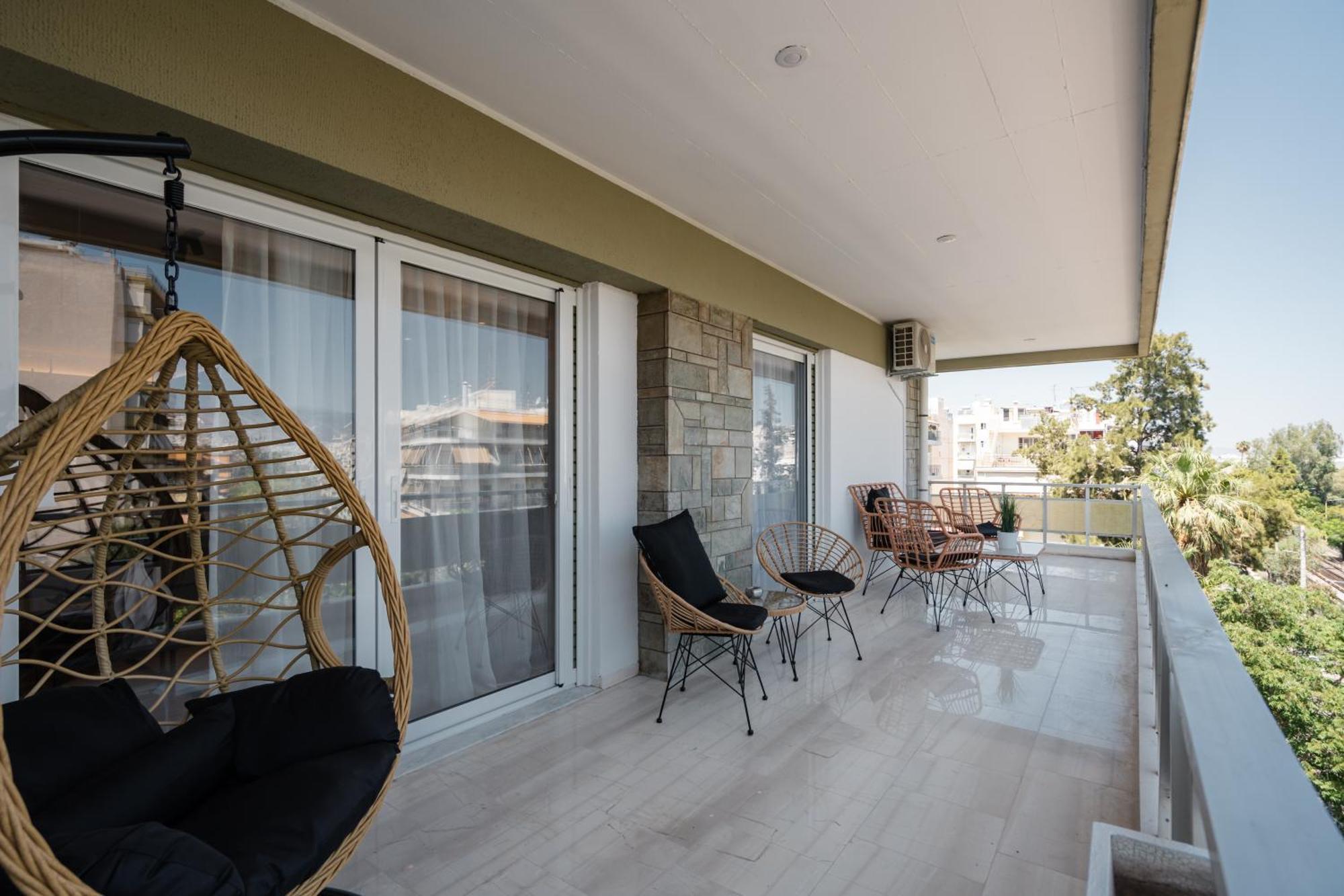 Luxury 4 Bedrooms Apartment Near Flisvos Marina Pireus Exteriör bild