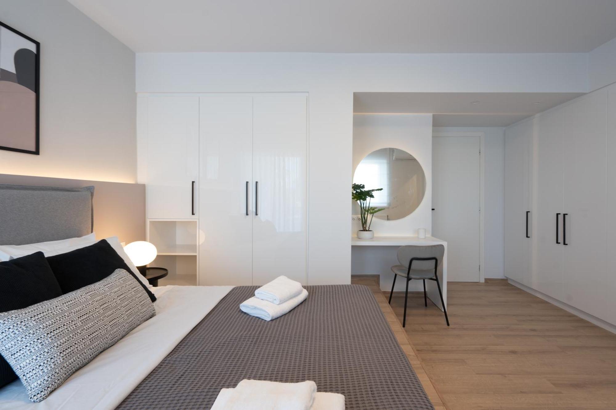 Luxury 4 Bedrooms Apartment Near Flisvos Marina Pireus Exteriör bild