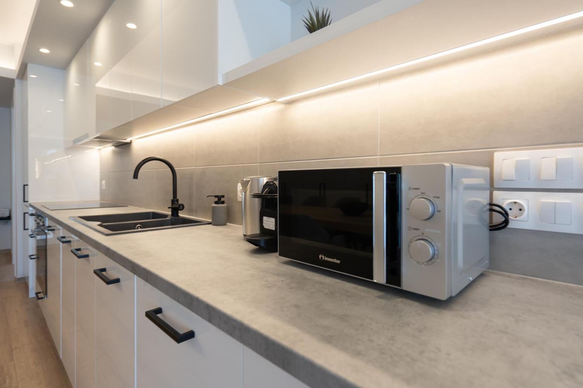 Luxury 4 Bedrooms Apartment Near Flisvos Marina Pireus Exteriör bild